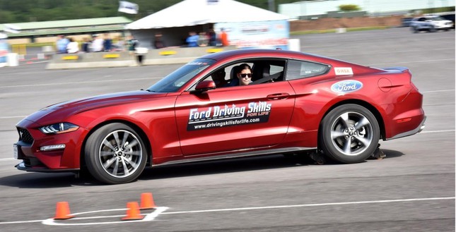 5 mẹo giảm đau mỏi khi lái xe ảnh 4