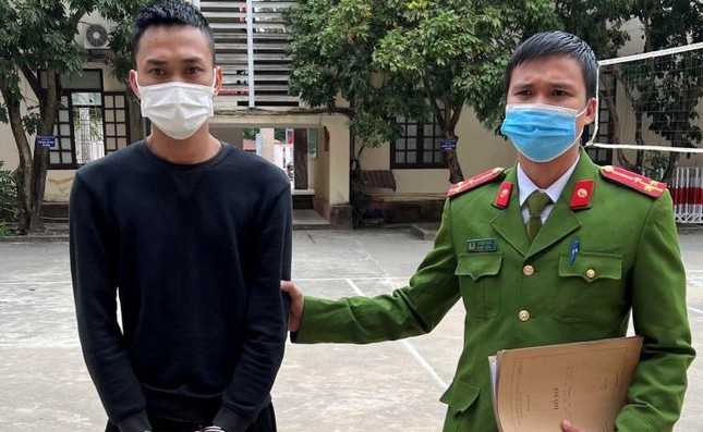 Thanh Hóa: Dùng dao dí vào cổ, cướp tiền tại cây ATM ảnh 1