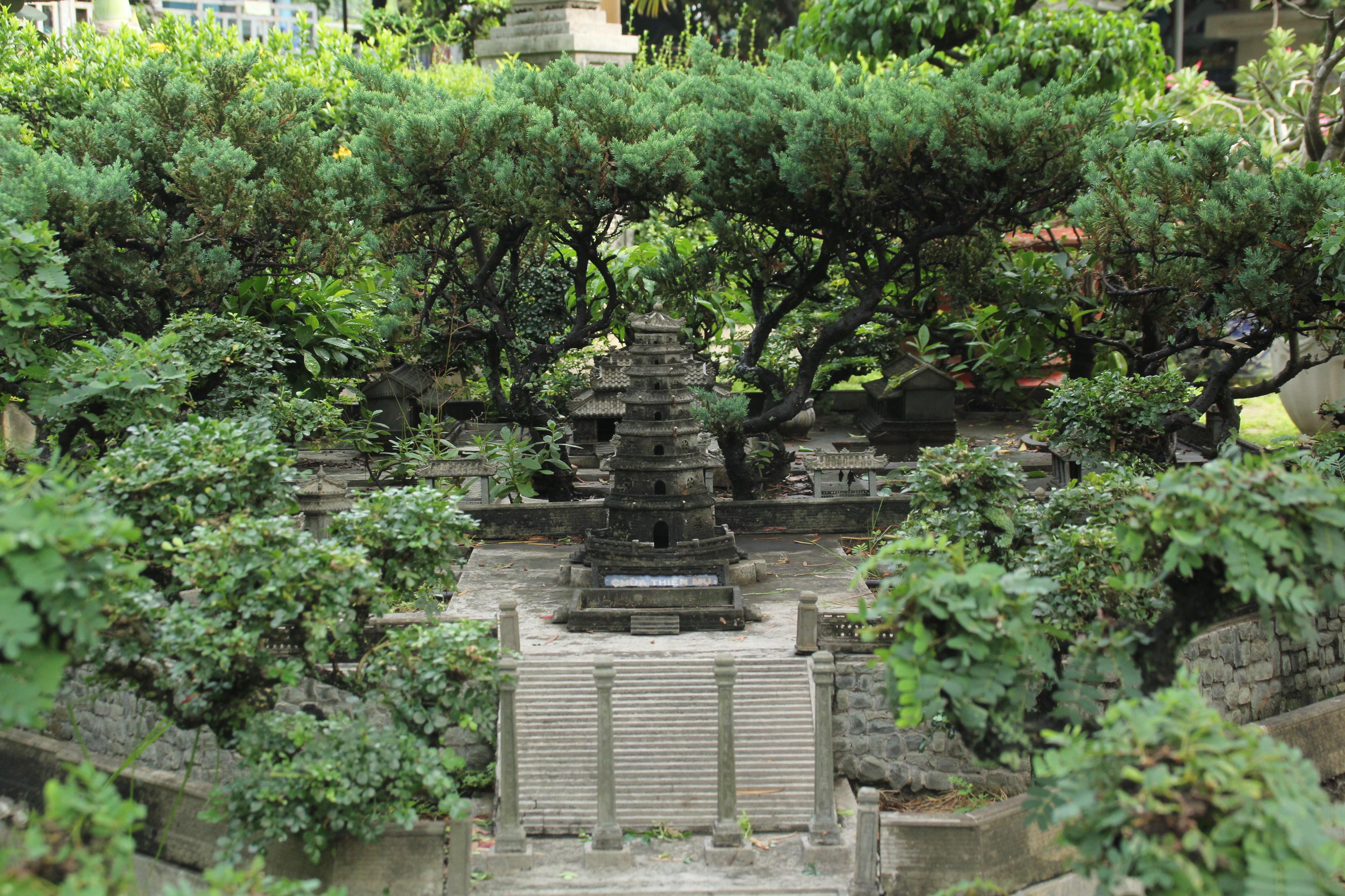 Vị tiến sỹ dành 7 năm phục dựng kinh thành Huế trên đất Sài thành ảnh 3