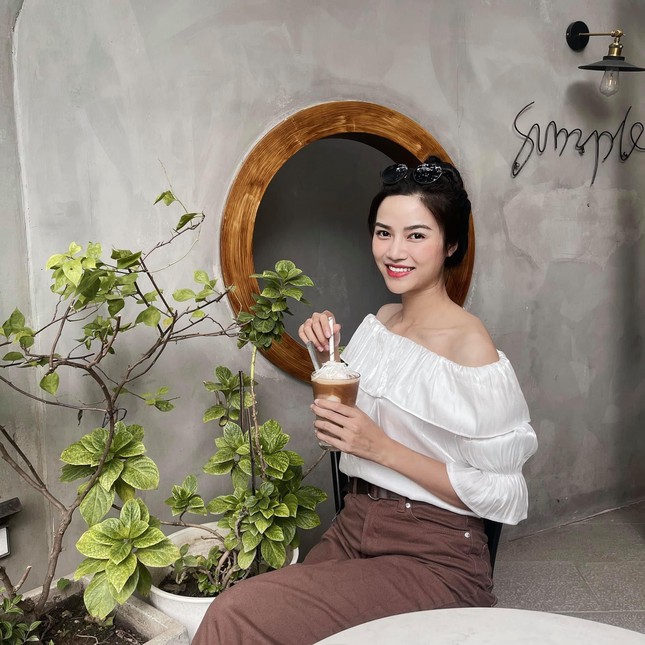 Nhan sắc ngọt ngào ngoài đời của nữ chính Lối về miền hoa ảnh 4