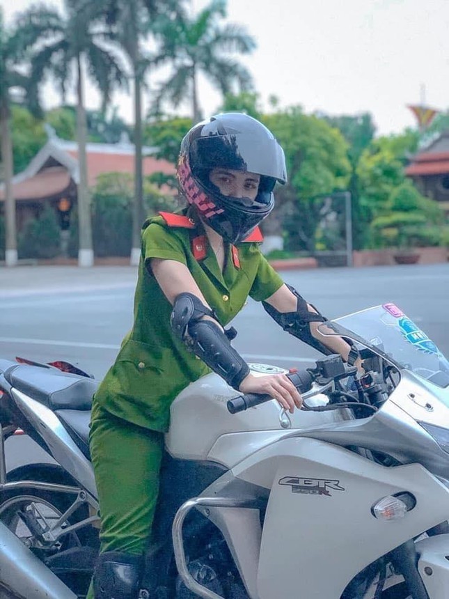 Nữ học viên trường Cảnh sát xinh đẹp với niềm đam mê Motor phân khối lớn ảnh 11