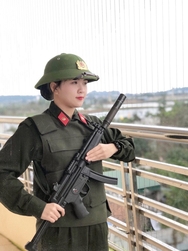 Nữ học viên trường Cảnh sát xinh đẹp với niềm đam mê Motor phân khối lớn ảnh 2