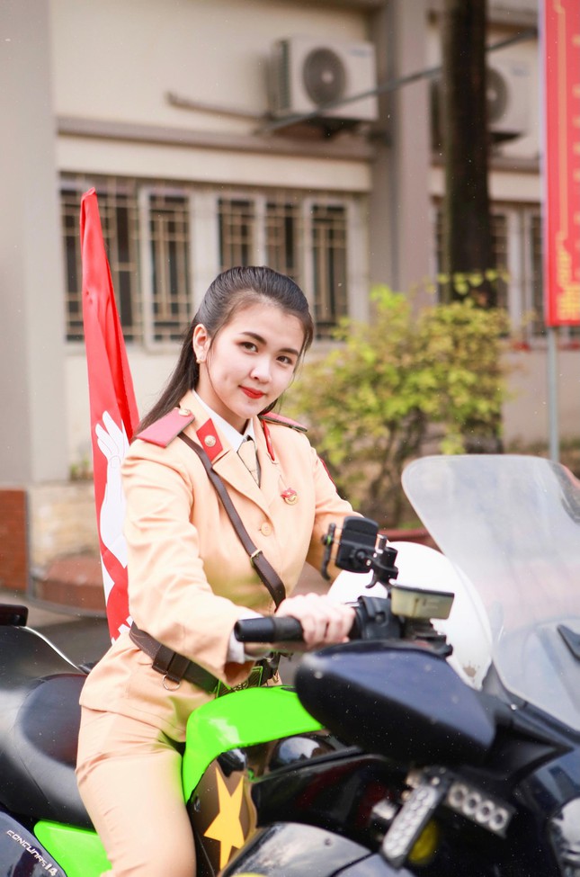 Nữ học viên trường Cảnh sát xinh đẹp với niềm đam mê Motor phân khối lớn ảnh 12