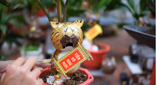 Chiêm ngưỡng dừa bonsai hình hổ thu hút khách trước Tết Nhâm Dần ảnh 6