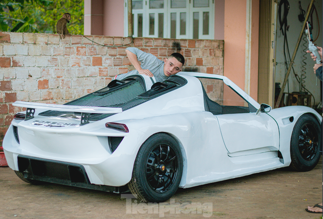 Nhóm bạn trẻ tại Đắk Lắk du xuân bằng siêu xe tự chế ảnh 8