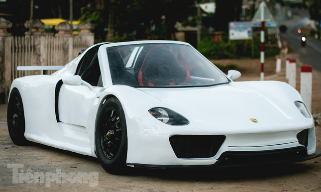 Nhóm bạn trẻ tại Đắk Lắk du xuân bằng siêu xe tự chế ảnh 2