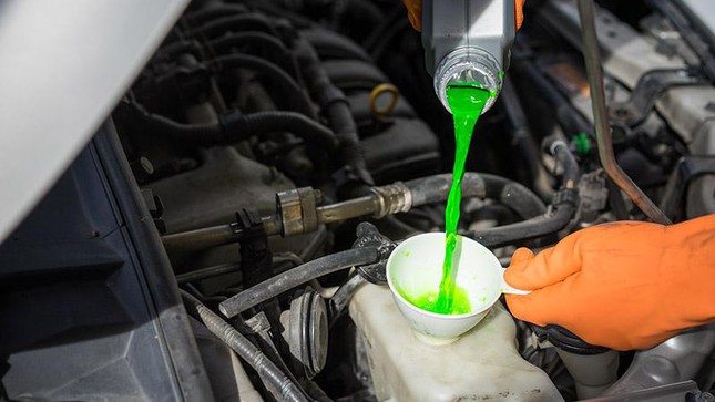 Xử trí khi động cơ xe quá nóng ảnh 2
