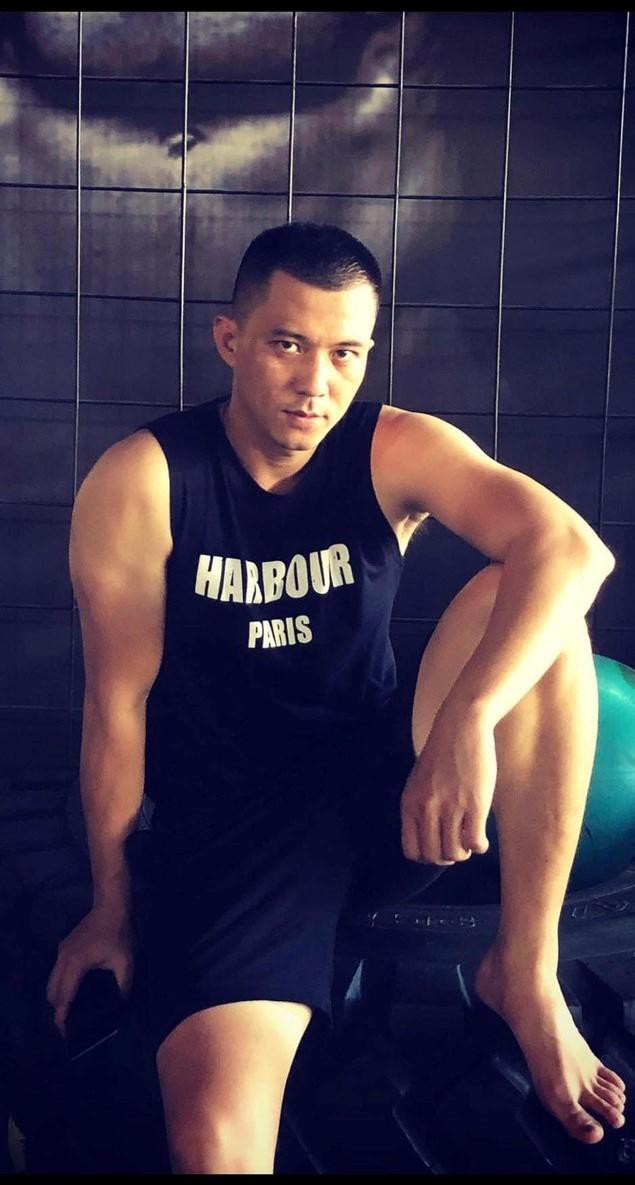 Hà Việt Dũng kể chuyện hóa cảnh sát chìm: 'Tôi uống nước tăng lực liên tục vì quá mệt' ảnh 7