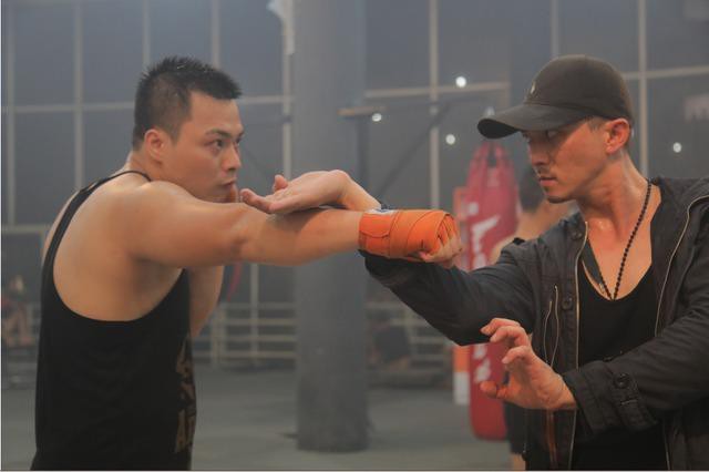 Hà Việt Dũng kể chuyện hóa cảnh sát chìm: 'Tôi uống nước tăng lực liên tục vì quá mệt' ảnh 4