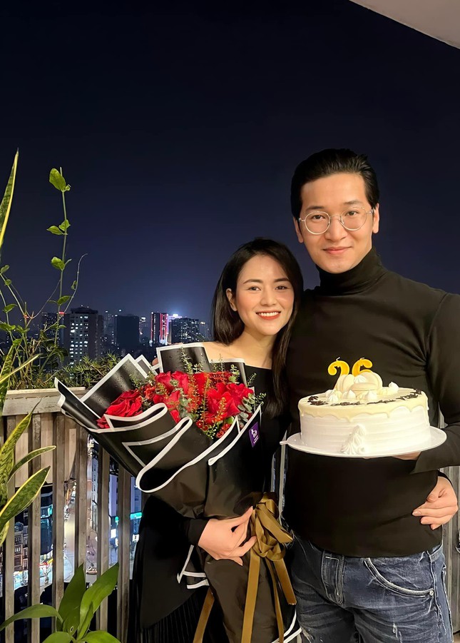 Bạn trai Vũ Việt Hoa tiết lộ chuyện tình đáng yêu ảnh 1