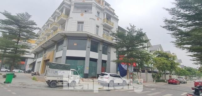 Shophouse, nhà phố và mặt bằng kinh doanh ế ẩm vì bị 'hét' giá ảnh 3