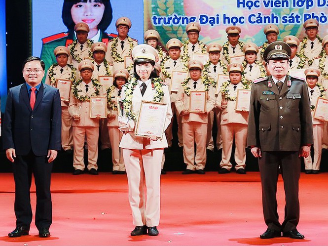 Nữ sinh cảnh sát đến từ Tuyên Quang có bảng thành tích dài kín trang A4 - ảnh 6