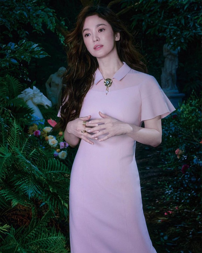 Song Hye Kyo đẹp lãng mạn ngọt ngào như nữ thần mùa xuân - ảnh 4