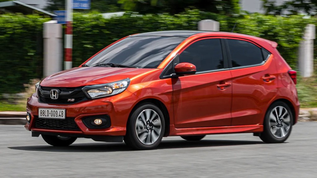 xe-o-to-Honda-Brio-RS