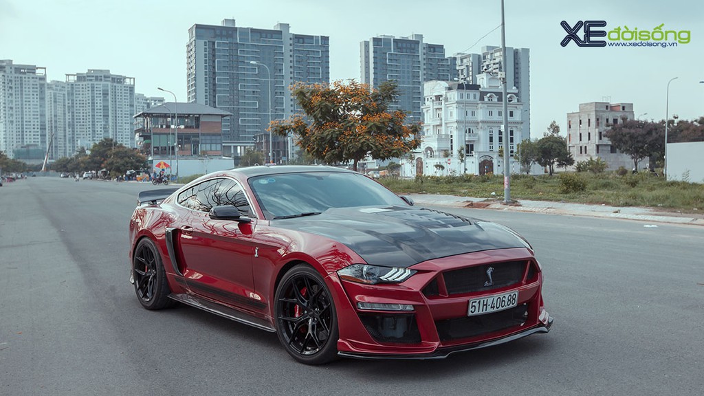 Ford Mustang EcoBoost độ lên Shelby GT500 cực ngầu tại Sài Gòn, cảm giác lái phấn khích hơn ảnh 1