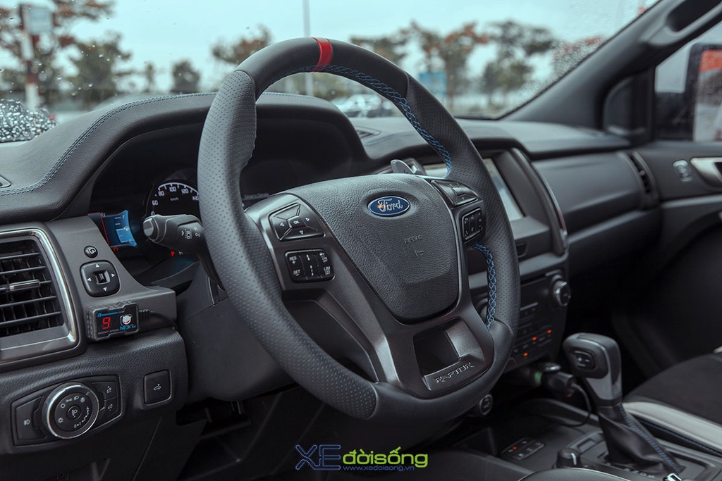 Xưởng độ Sài Gòn “biến hình” Ford Ranger thành F-150 Raptor siêu ngầu ảnh 18