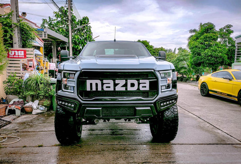 Độ Mazda BT-50 kiểu Ford F-150 Raptor: Chuyện thật như đùa khi