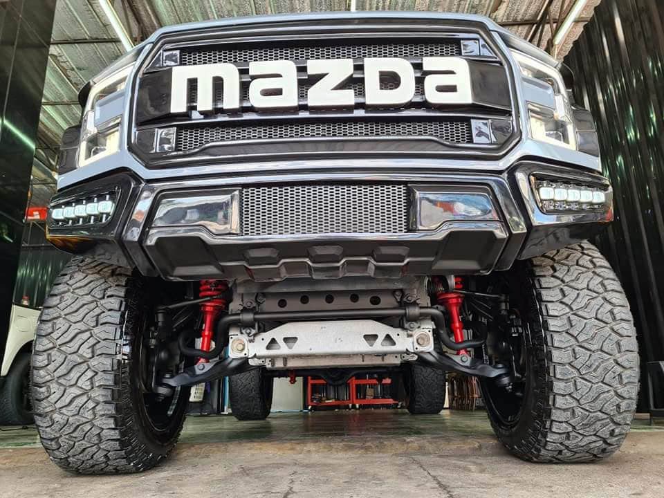 Độ Mazda BT-50 kiểu Ford F-150 Raptor: Chuyện thật như đùa khi