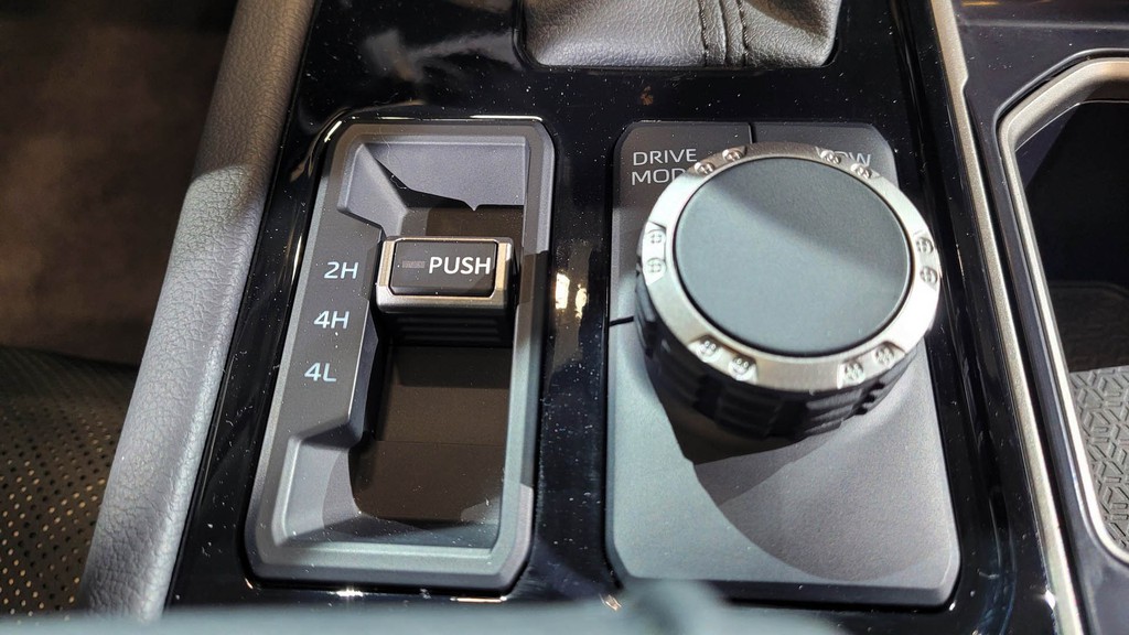 Cận cảnh bán tải “full-size” Toyota TUNDRA 2022 thế hệ mới vừa ra mắt toàn cầu ảnh 15