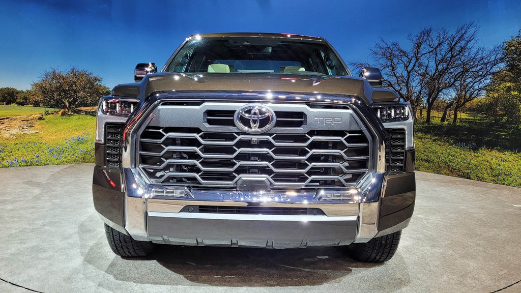 xedoisong_ban_tai_fullsize_pickup_allnew_toyota_tundra_2022_iforce_the_he_moi_h25_whmn.jpg