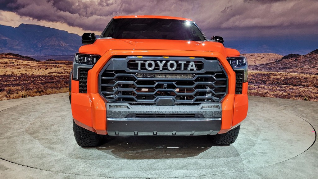 xedoisong_ban_tai_fullsize_pickup_allnew_toyota_tundra_2022_iforce_the_he_moi_h2_kiiw.jpg