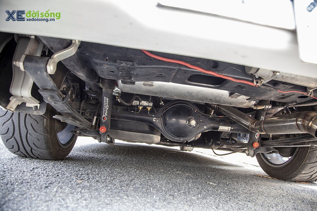 Trào lưu chơi bán tải Isuzu D-MAX độ low-rider hạ gầm thấp như sedan tại Bình Dương ảnh 18