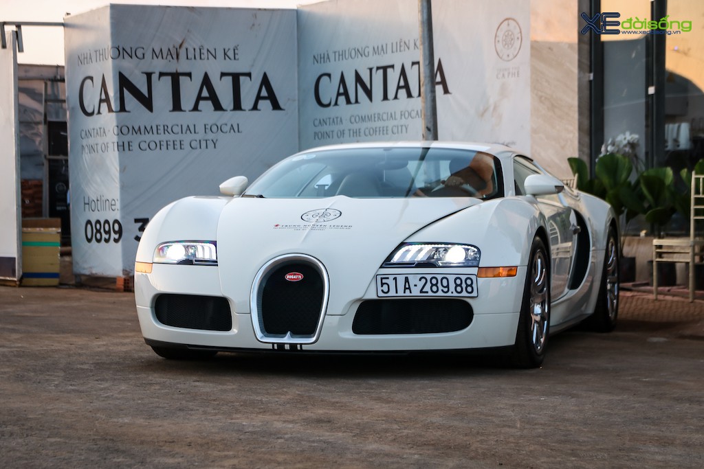 Khám phá từng ngóc ngách “ông hoàng tốc độ” Bugatti Veyron 16.4 độc nhất Việt Nam ảnh 2