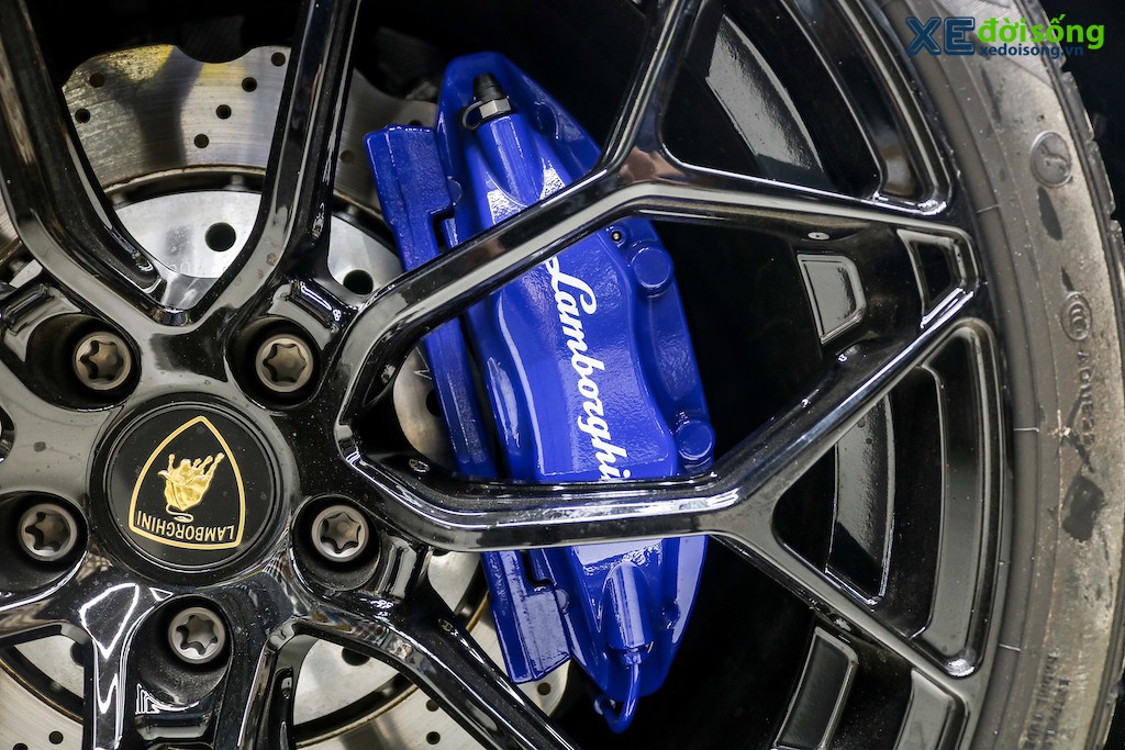 Soi siêu xe Lamborghini Huracan EVO RWD đầu tiên về Việt Nam, là chiếc Huracan thứ 17 ảnh 10