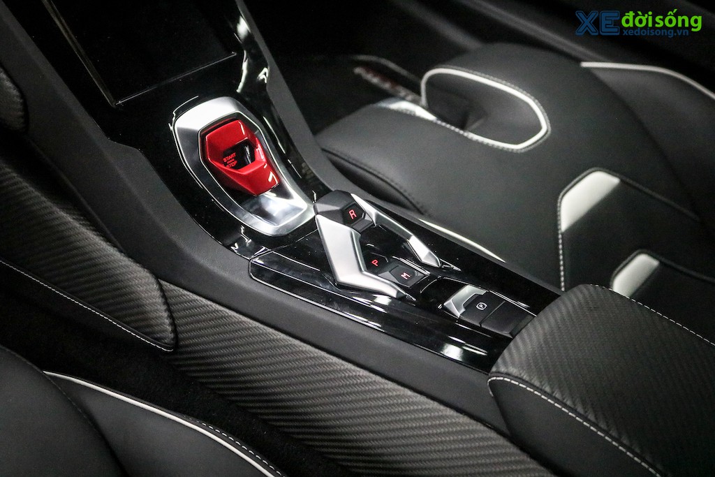 Soi siêu xe Lamborghini Huracan EVO RWD đầu tiên về Việt Nam, là chiếc Huracan thứ 17 ảnh 11
