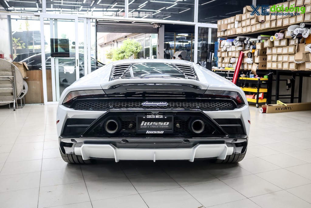 Soi siêu xe Lamborghini Huracan EVO RWD đầu tiên về Việt Nam, là chiếc Huracan thứ 17 ảnh 14