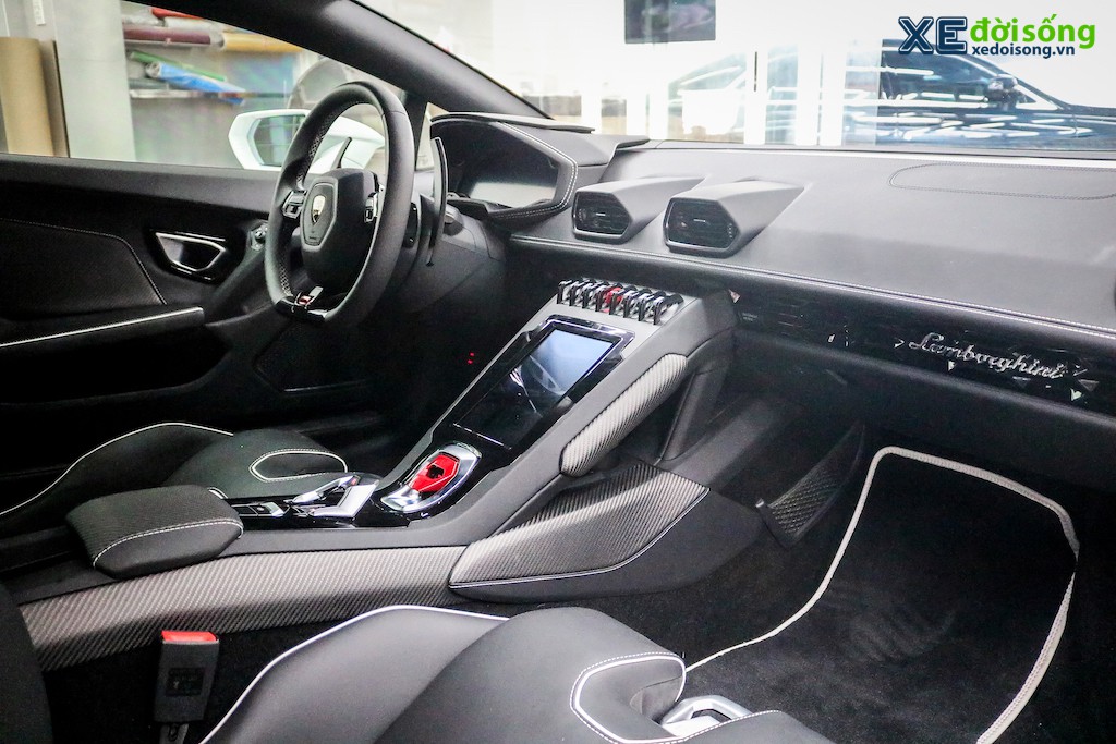 Soi siêu xe Lamborghini Huracan EVO RWD đầu tiên về Việt Nam, là chiếc Huracan thứ 17 ảnh 6