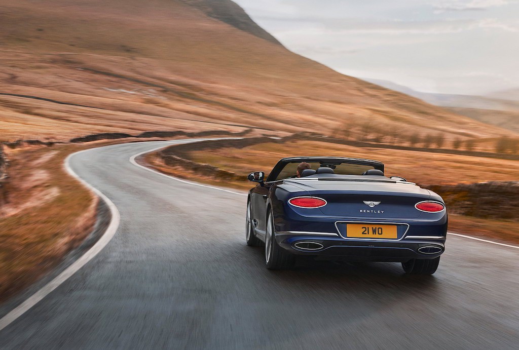 Vừa tung ra siêu coupe hạng sang Continental GT Speed, Bentley lại 