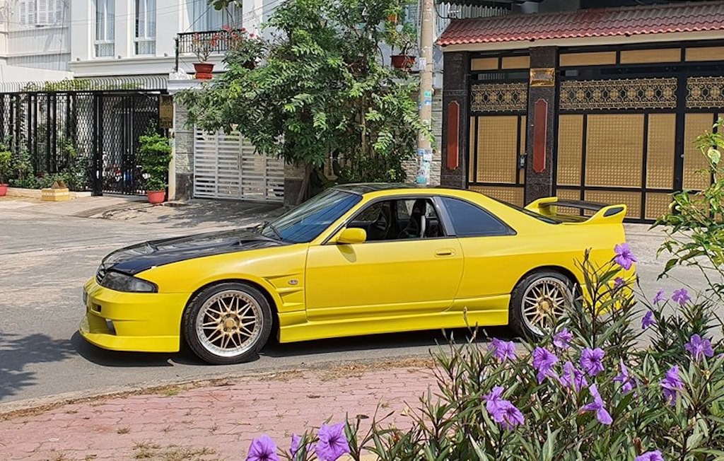 Chiếc Nissan khoảng 25 năm tuổi đời vẫn được chủ xe “thét giá” hơn 3 tỷ tại Sài Gòn! ảnh 1