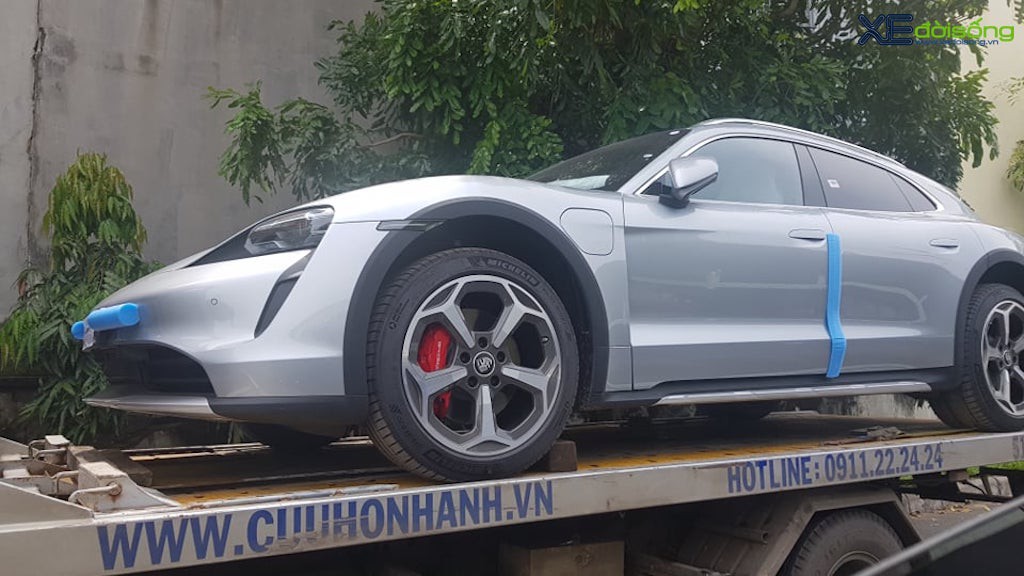 Chạm mặt xe điện Porsche Taycan Cross Turismo tại Việt Nam: 