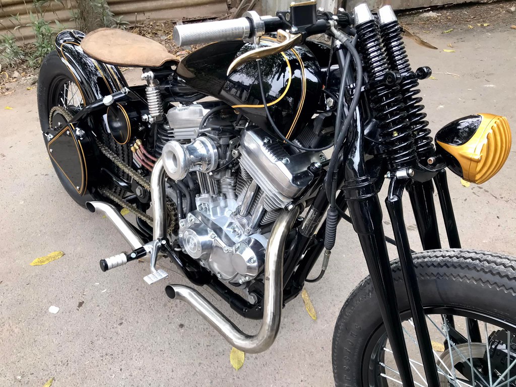 Người Hà Nội độ Harley Sportster 883 phong cách Nhật, đậm chất hoài cổ nhưng vẫn đầy “chất chơi“ ảnh 8