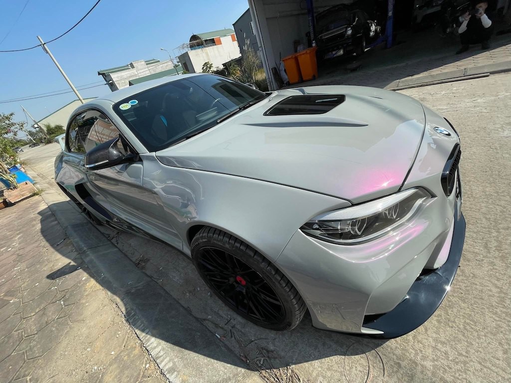 Dân chơi Hà Nội độ “xế độc” BMW M2 F87 với widebody lạ kỳ, nhìn hoành tráng như xe của Batman ảnh 2