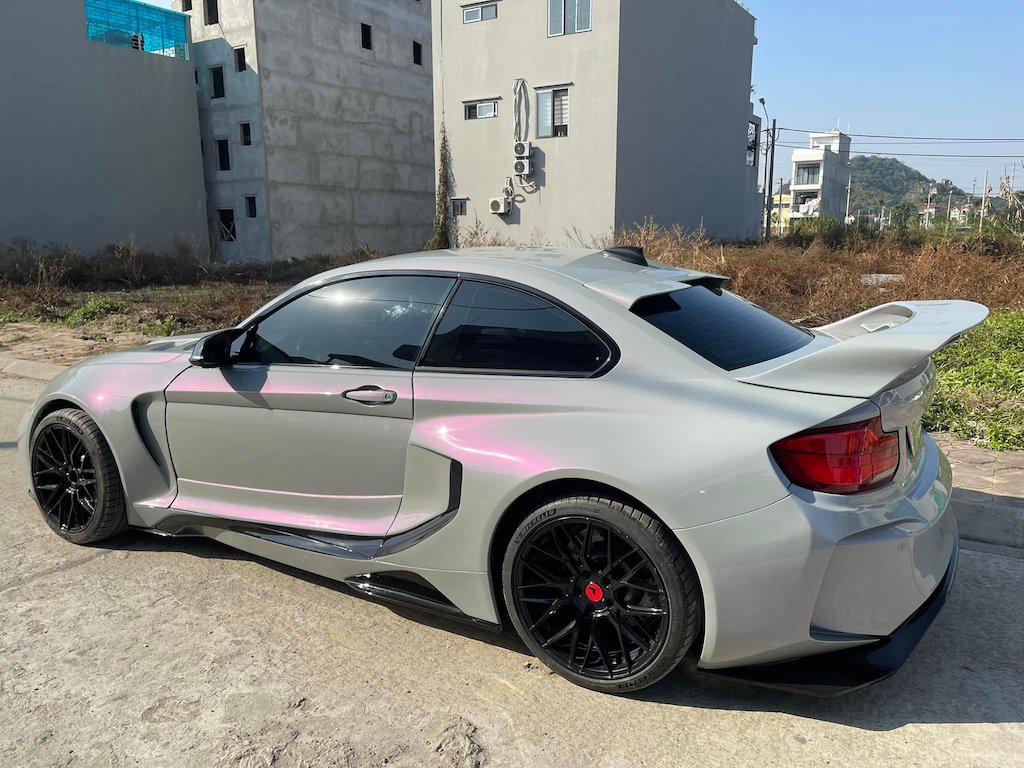 Dân chơi Hà Nội độ “xế độc” BMW M2 F87 với widebody lạ kỳ, nhìn hoành tráng như xe của Batman ảnh 3
