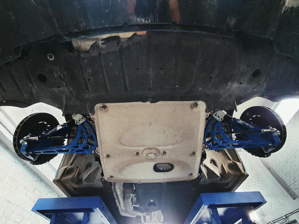 Dân chơi Hà Nội độ “xế độc” BMW M2 F87 với widebody lạ kỳ, nhìn hoành tráng như xe của Batman ảnh 6