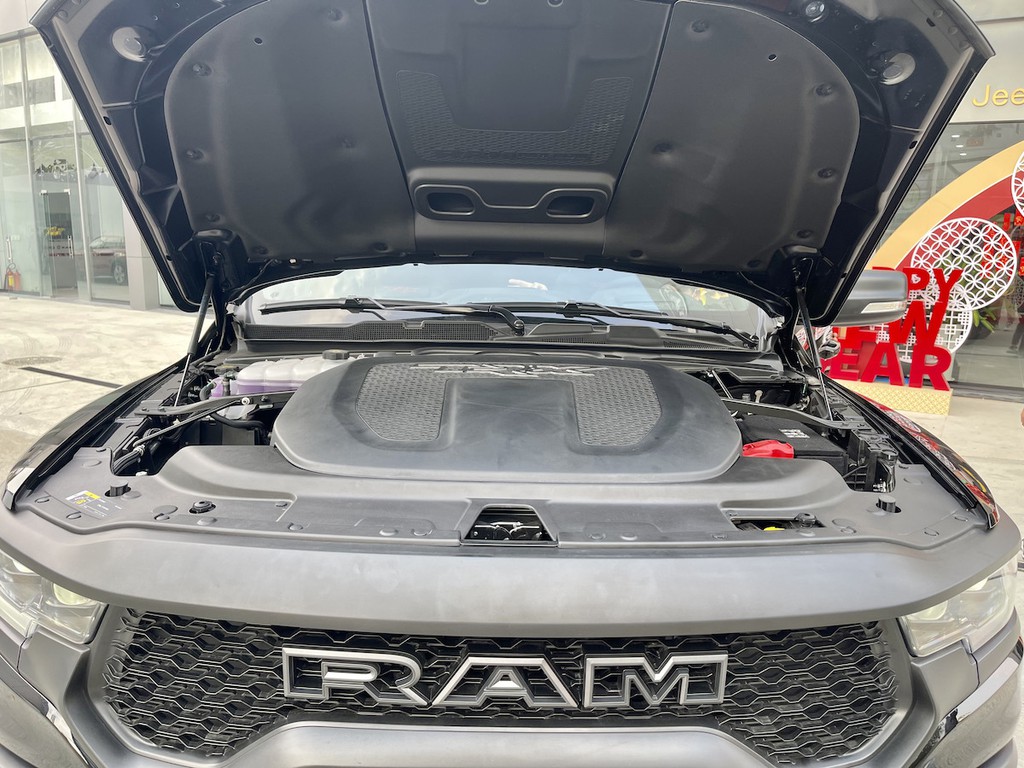 Chi tiết siêu bán tải RAM 1500 TRX tại Việt Nam, giá xe cao gần gấp 5 lần ở Mỹ ảnh 11