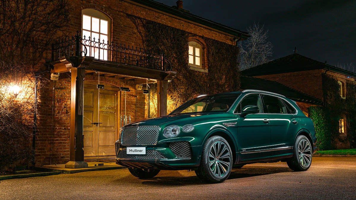 Chiêm ngưỡng Bentley Bentayga Hybrid Mulliner màu ngọc lục bảo siêu đẹp