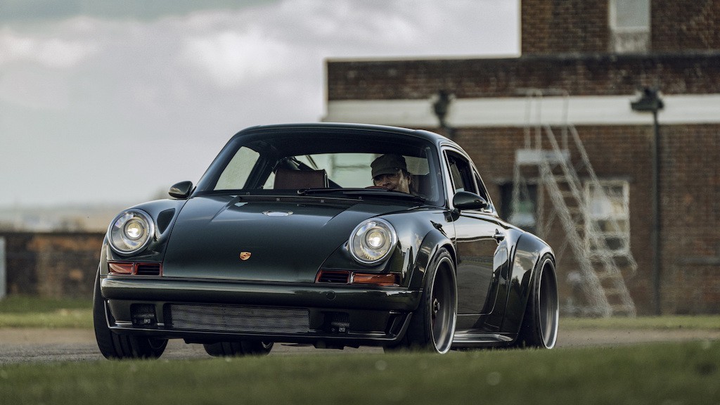 Siêu phẩm Porsche 911 hoàn hảo từ Singer “ra lò”, thét giá lên tới 41,5 tỷ