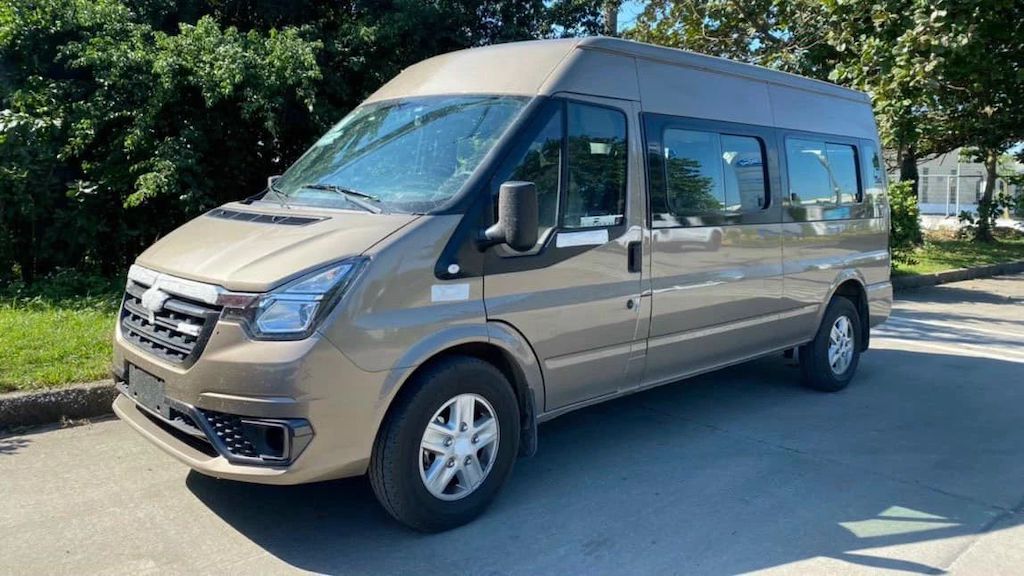 Lộ diện hình ảnh Ford Transit 2022 tại Hải Dương: Thiết kế mới, nội thất như xe con