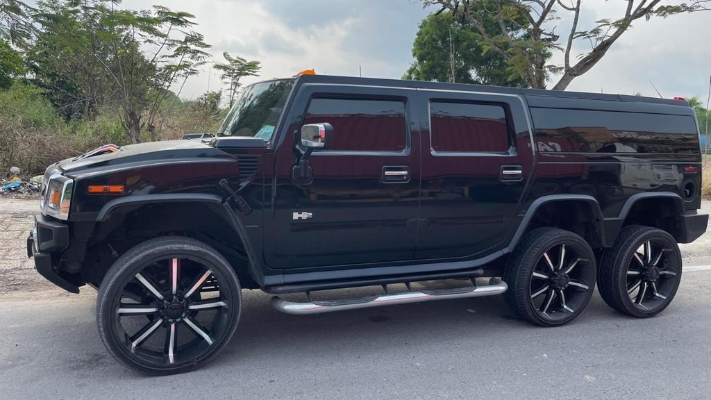 Dân chơi Việt lôi quái vật SUV Hummer H2 độ 6 bánh đi 