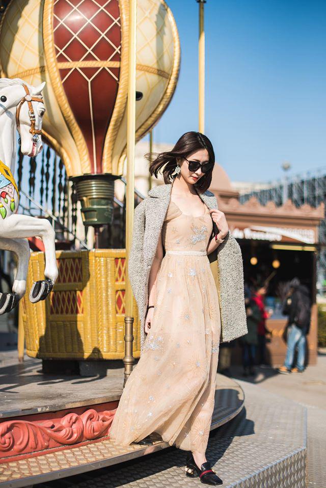 Làm nghề “ở nhà chăm con” giặt giũ cơm nước, mẹ 4 con vẫn xách túi Hermès, váy thướt tha - Ảnh 12.