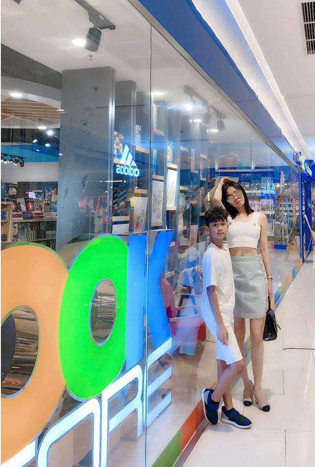 Con trai Lệ Quyên mới 9 tuổi cao gần bằng mẹ, thổ lộ muốn có em để chơi cùng - Ảnh 1.