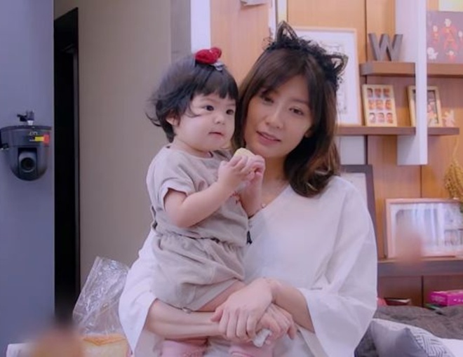 Chị gái đẩy ngã em và phản ứng ngược đời của nữ diễn viên khiến ai cũng bất ngờ - Ảnh 12.