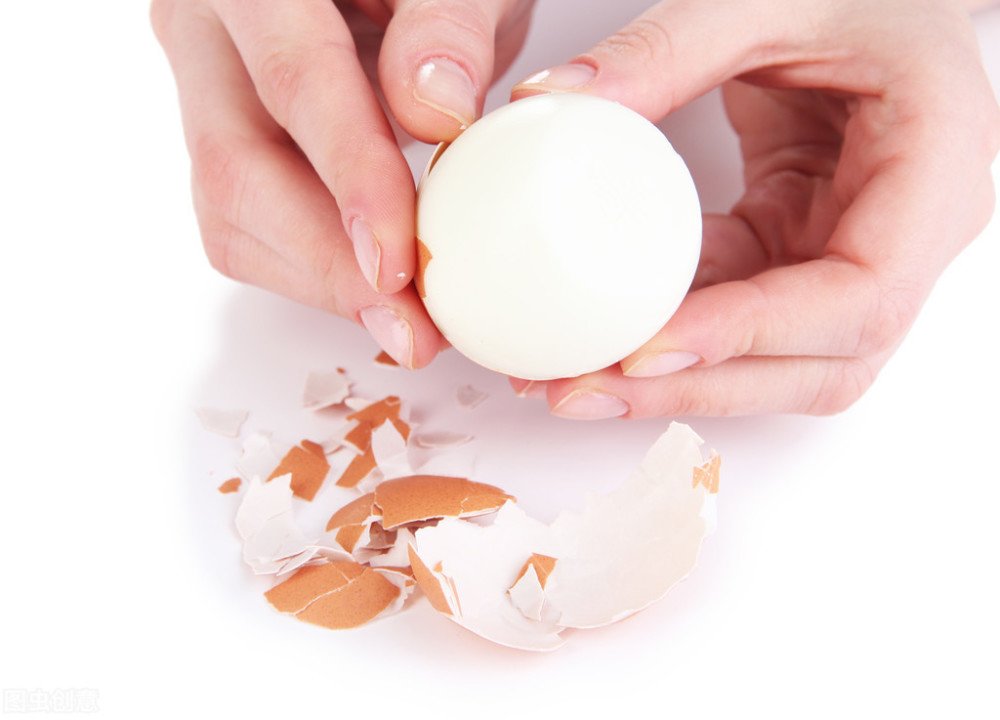 Chỉ một mẹo nhỏ trứng luộc sẽ cực dễ bong vỏ khi chạm vào - Ảnh 3.