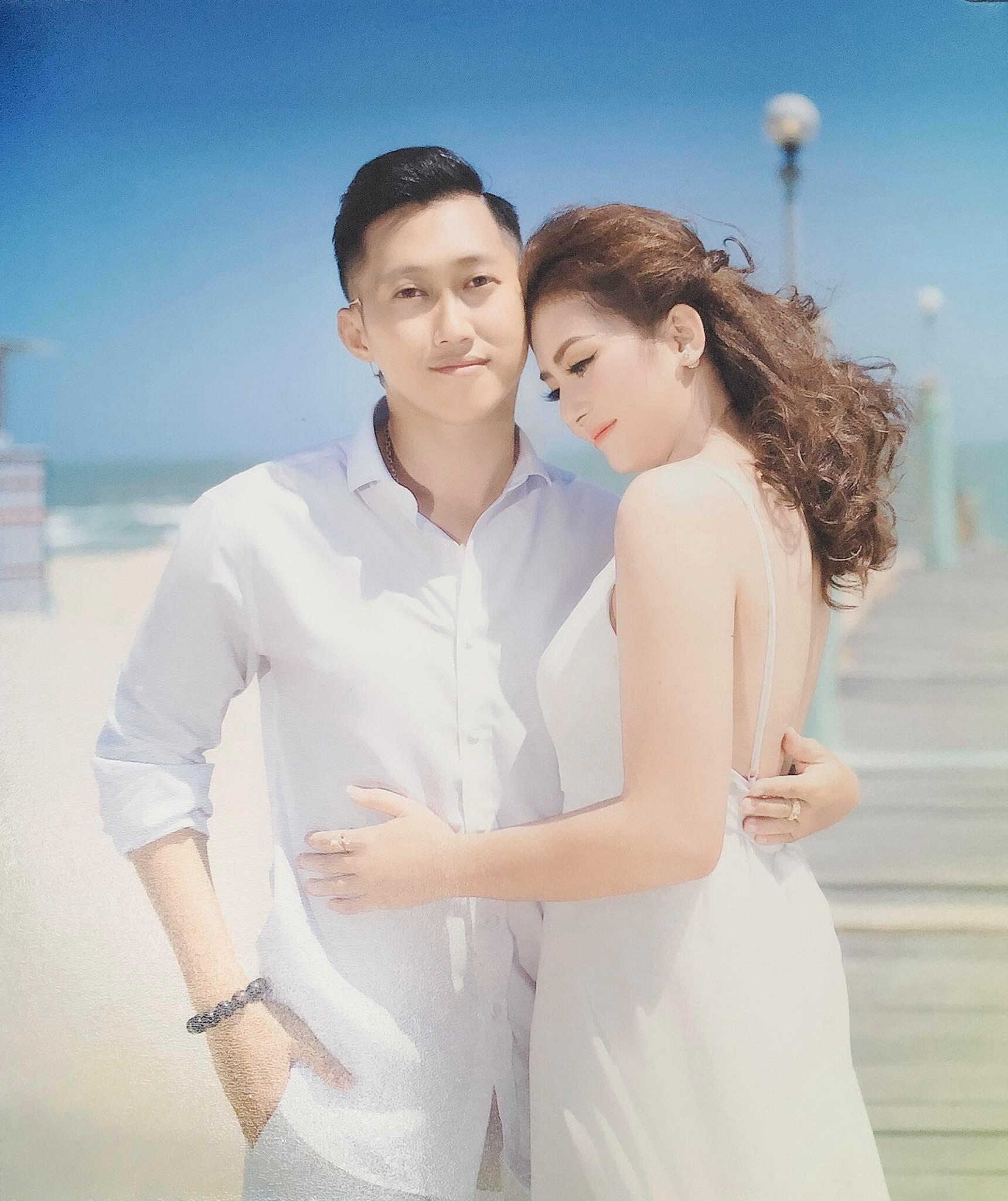 Màn "đánh nhanh thắng nhanh" của cặp đôi mới gặp 3 lần đã quyết cưới và màn rước dâu" khổ đến khó tả", phải nhờ đến xe chở hàng - Ảnh 3. Màn "đánh nhanh thắng nhanh" của cặp đôi mới gặp 3 lần đã quyết cưới và màn rước dâu" khổ đến khó tả", phải nhờ đến xe chở hàng - Ảnh 3.