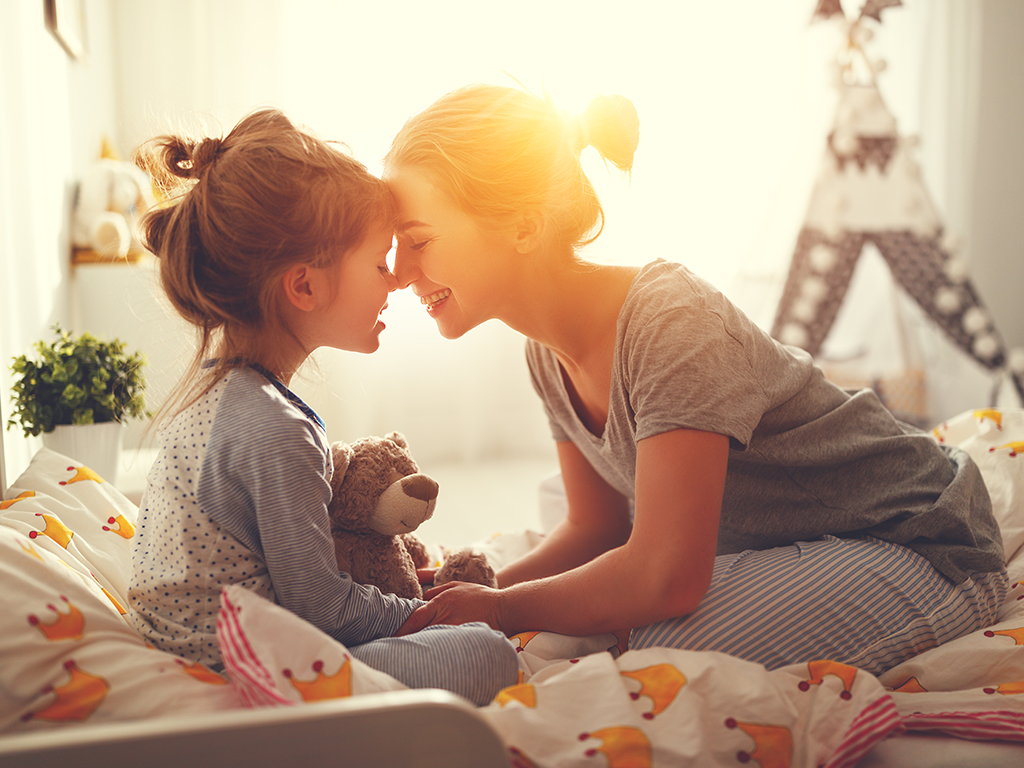 Sốt ruột khi mẹ chồng cũ liên tục mách tội con gái mới lớn - Ảnh 1.