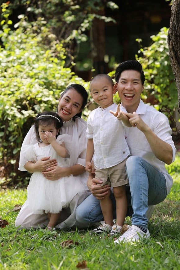 Hé lộ cuộc sống hạnh phúc của hoàng tử xiếc Quốc Nghiệp và ca sĩ Ngọc Mai - Ảnh 1.